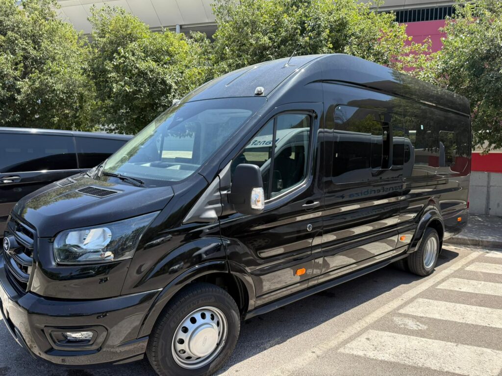 Luxury minibus 12 seats in ibiza