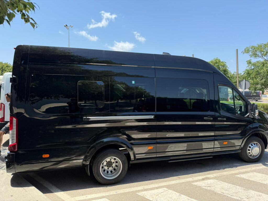 Luxury minibus 12 seats in ibiza
